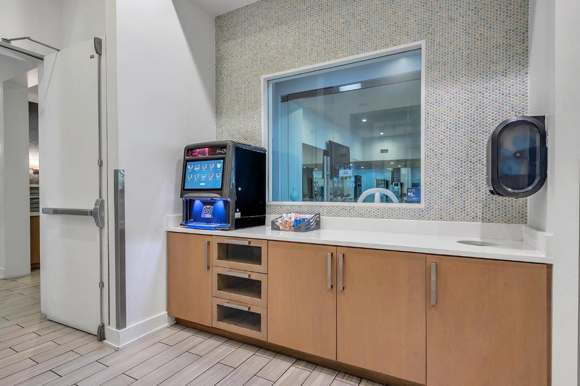 Luxury 1 Bedroom With Den Downtown Tampa Apt - City Views, Rooftop Pool, Workspace Buitenkant foto